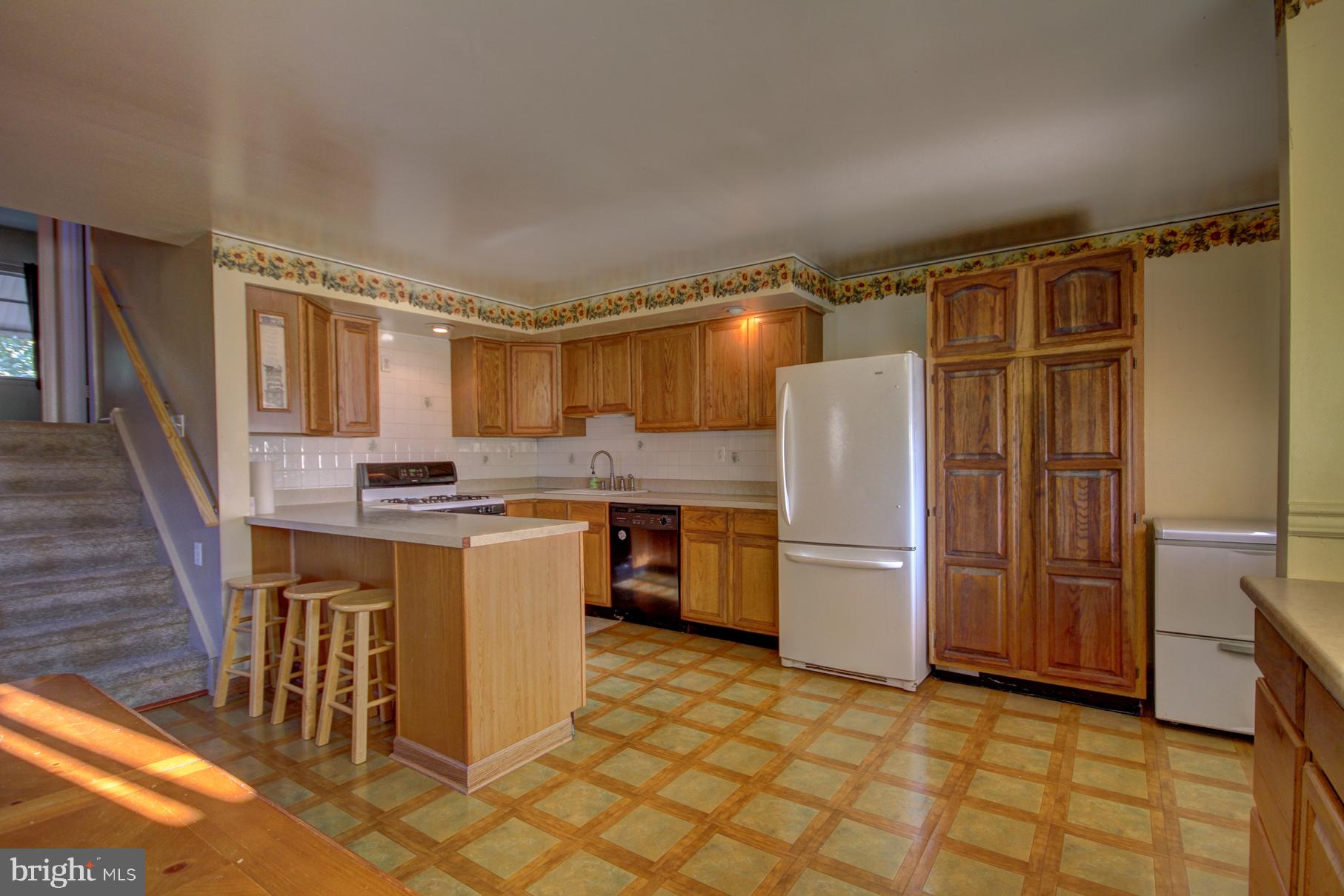 938 Andover Road Lansdale, PA 19446 - Photo 7 of 25 Kitchen and dining