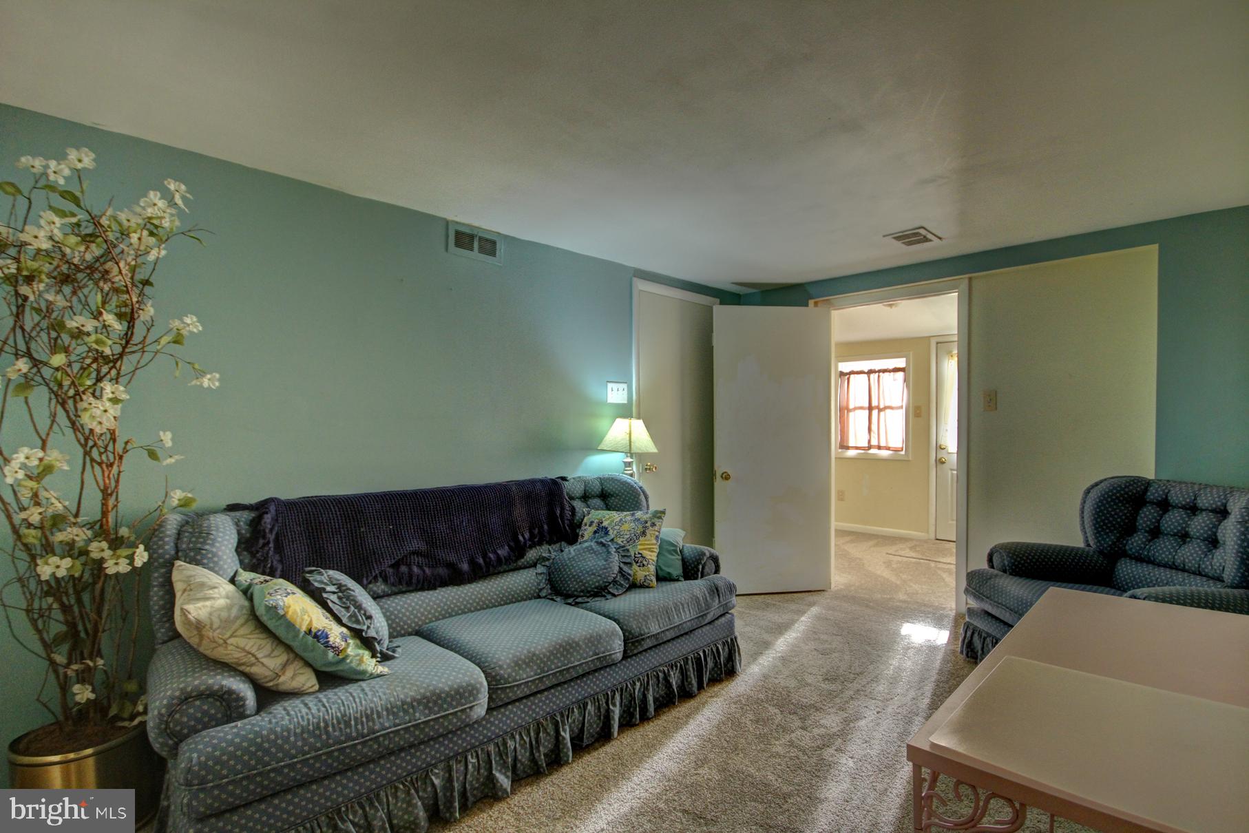 938 Andover Road Lansdale, PA 19446 - Photo 10 of 25 Family Room