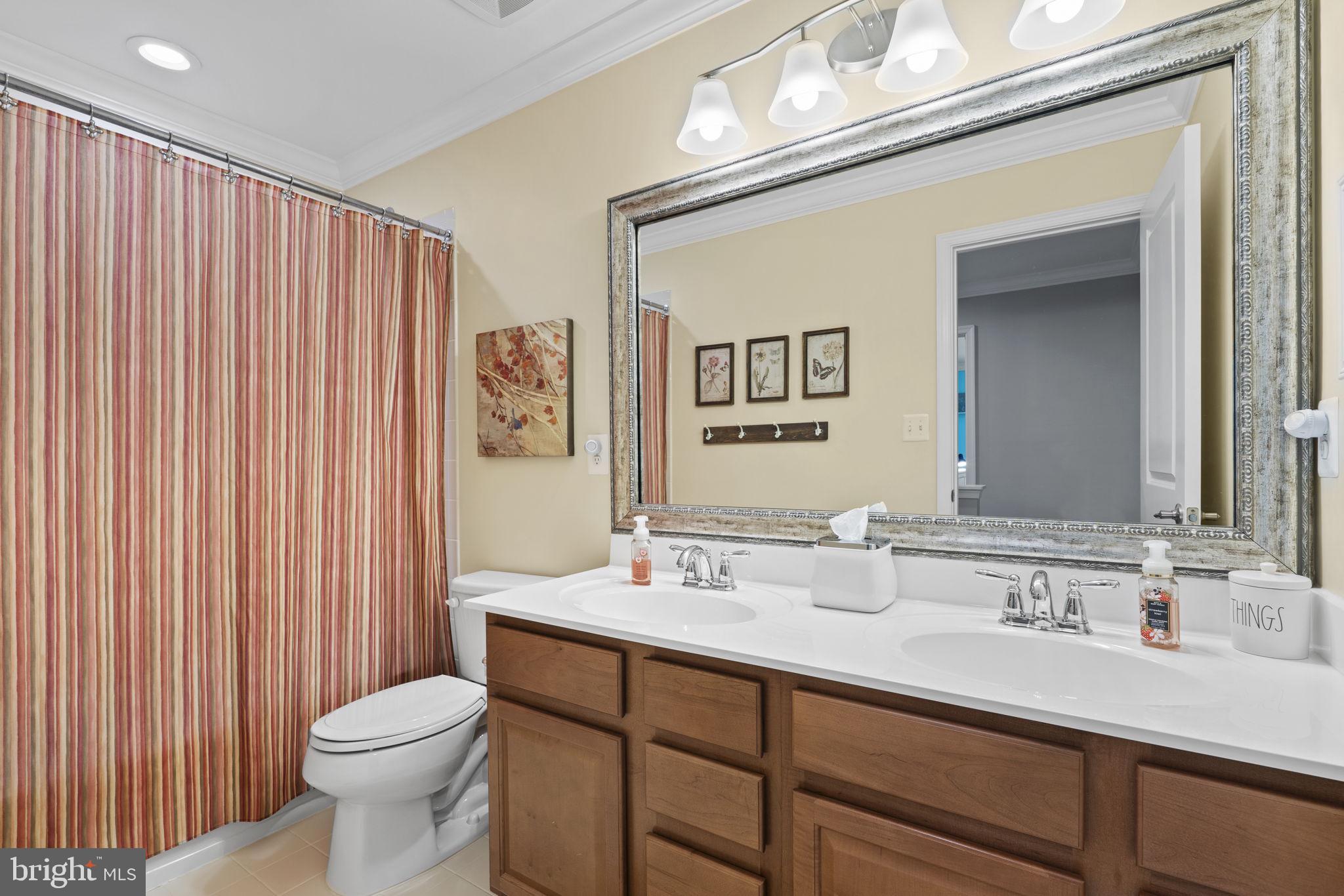 1181 Brittle Ridge Road Warrenton, VA 20187 - Photo 32 of 42 Upper Level Full Bath