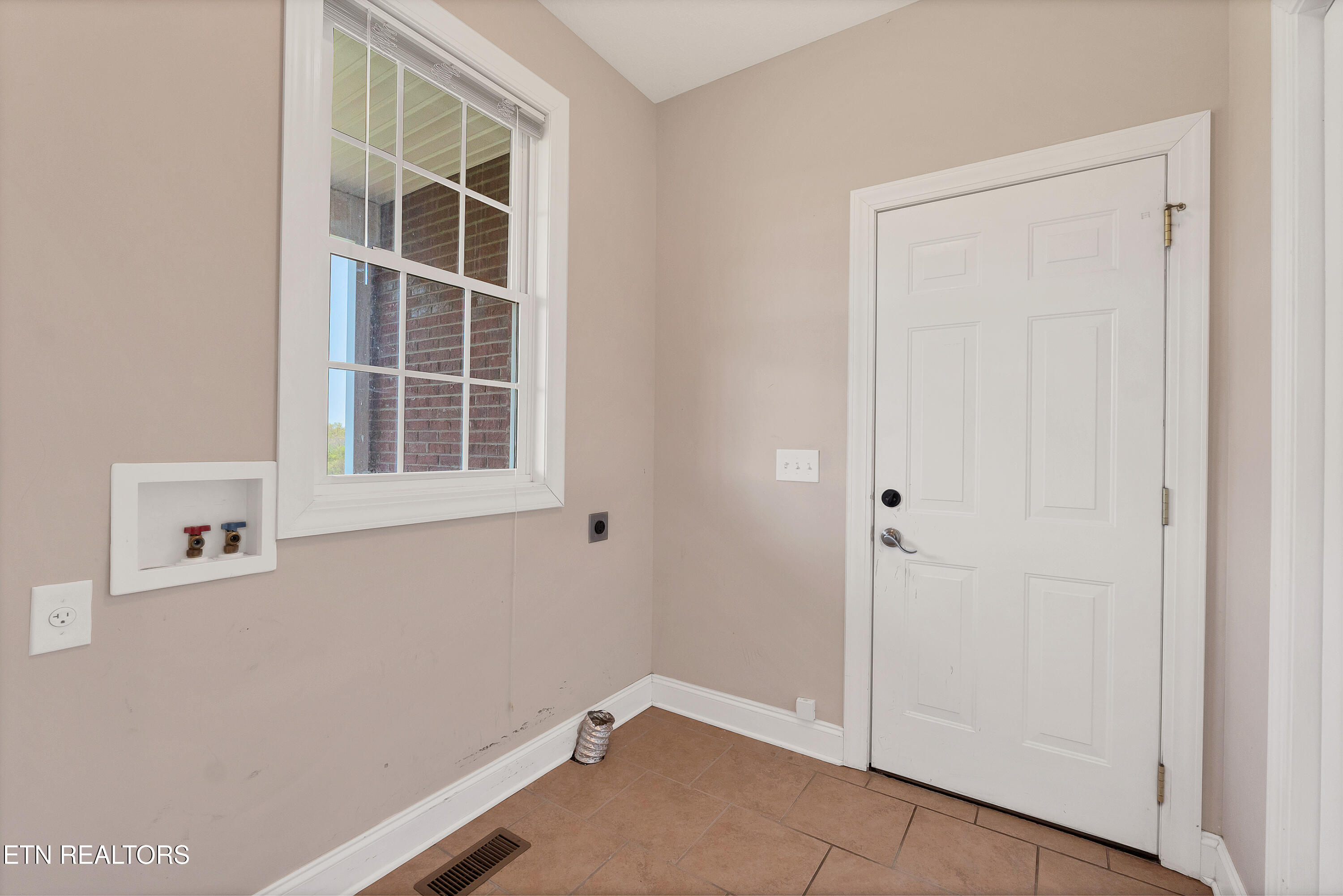 765 Longview Drive Greenback, TN 37742 - Photo 26 of 60 DSC09382