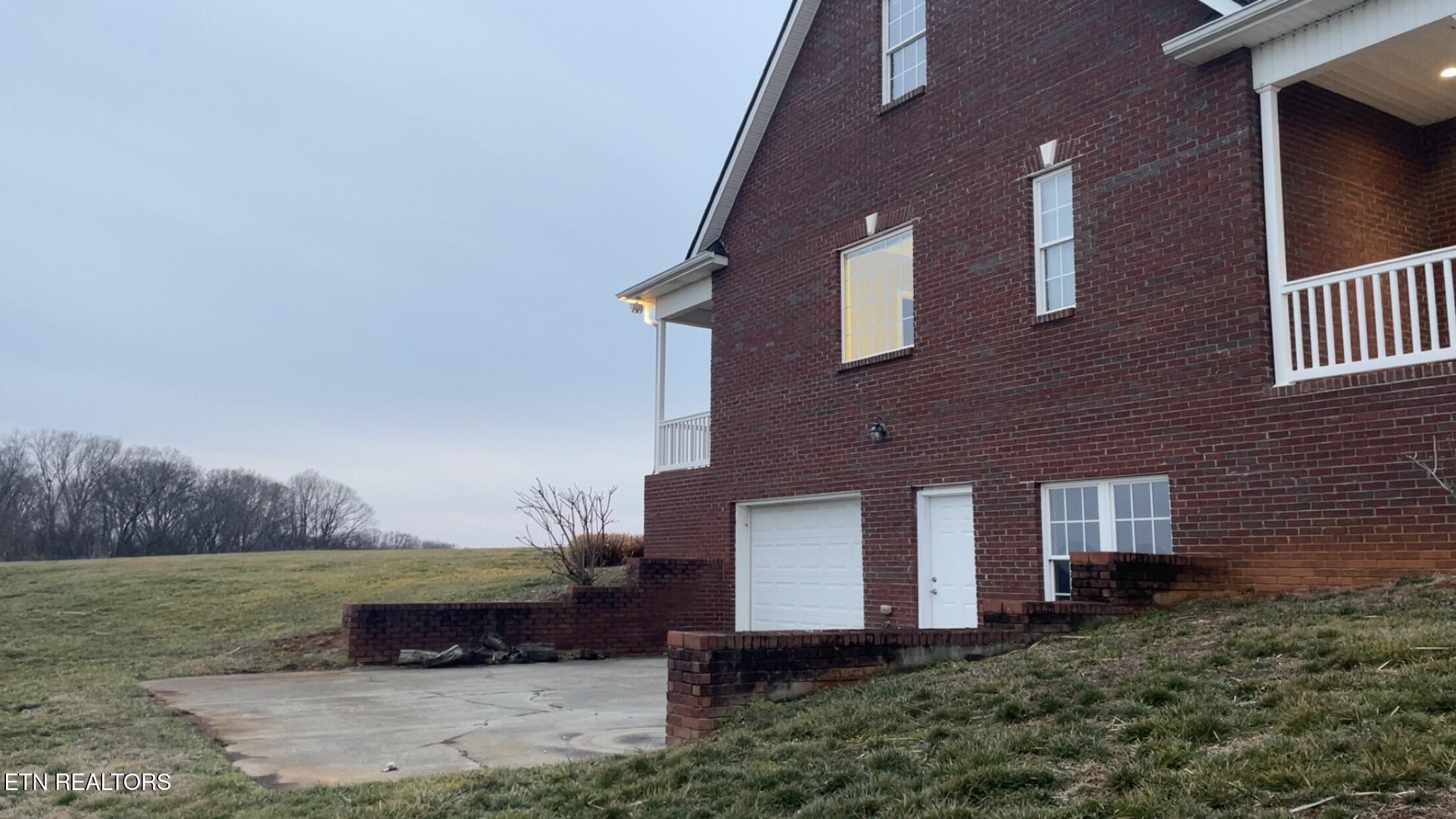 765 Longview Drive Greenback, TN 37742 - Photo 4 of 60 IMG_3038