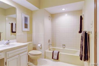 1635 Trotting Trail Road Chesterfield, MO 63005 - Photo 28 of 41 Gallery Image 28