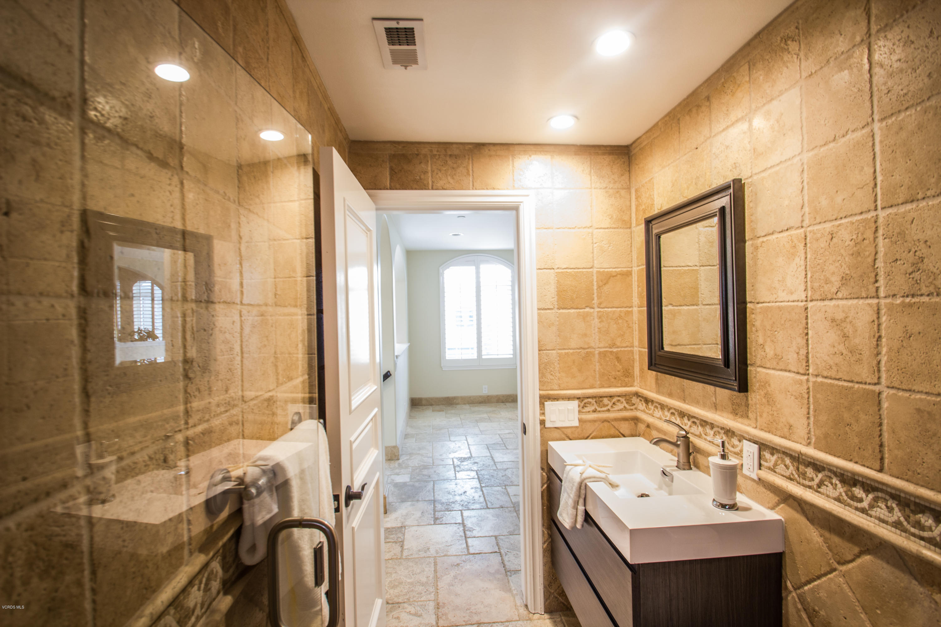 5350 Seabreeze Way Oxnard, CA 93035 - Photo 38 of 61 73