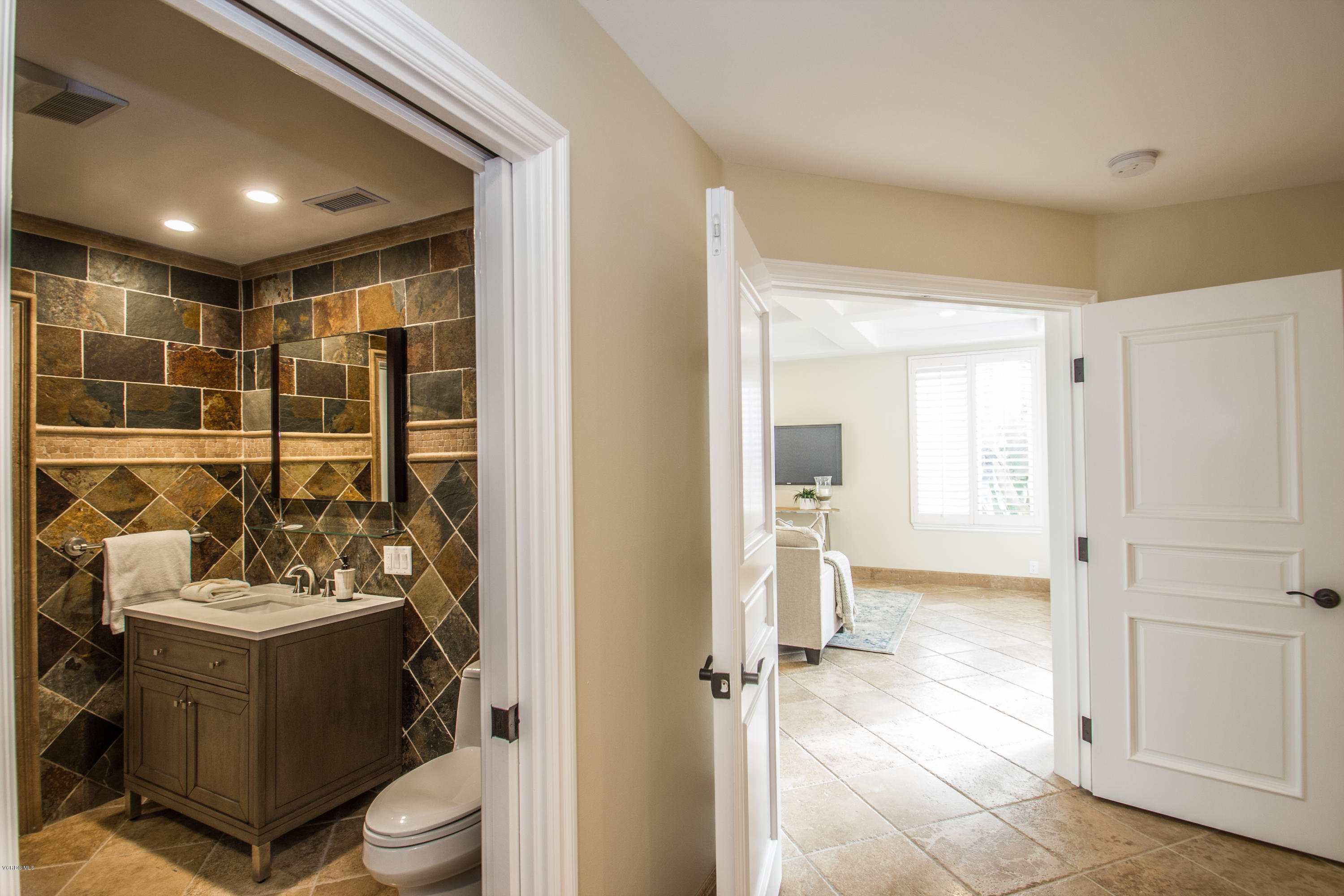 5350 Seabreeze Way Oxnard, CA 93035 - Photo 10 of 61 15