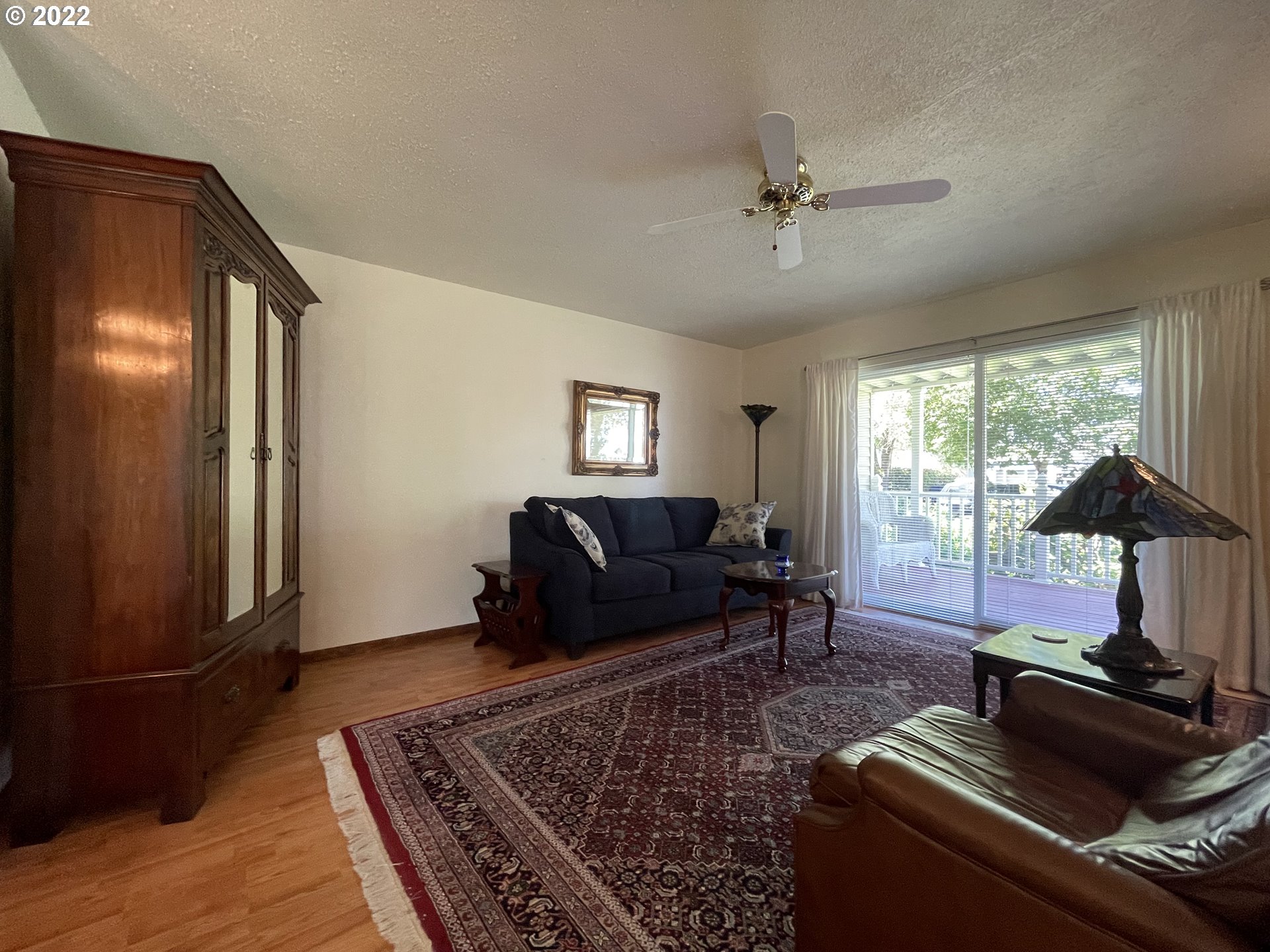 950 18th Street Springfield, OR 97477 - Photo 5 of 32 Living Room