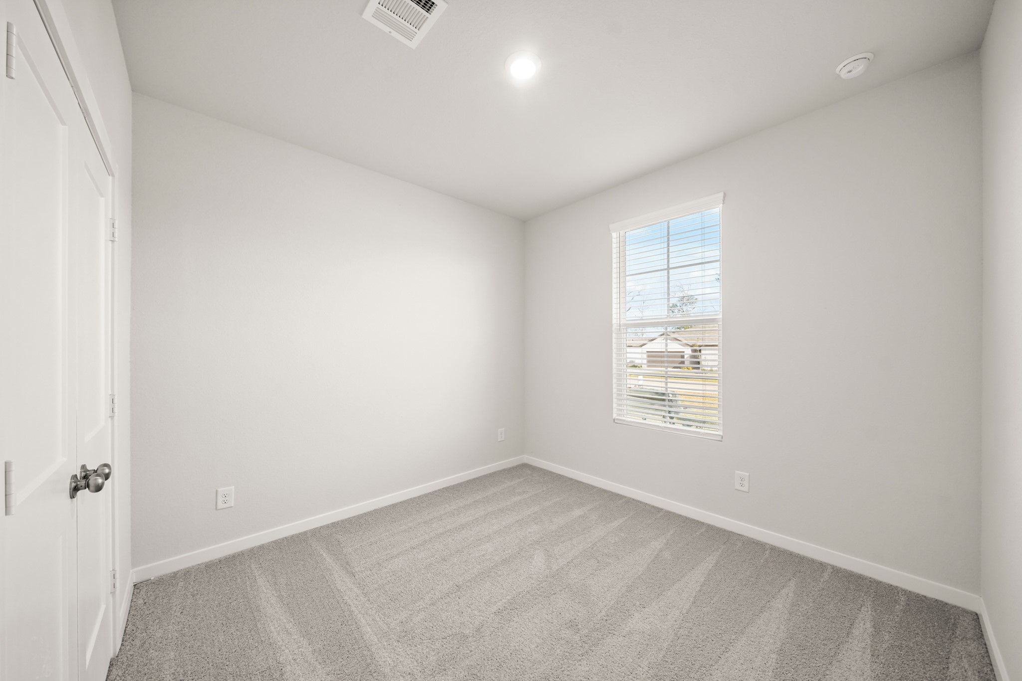 500 Shoreview Drive Conroe, TX 77303 - Photo 5 of 28