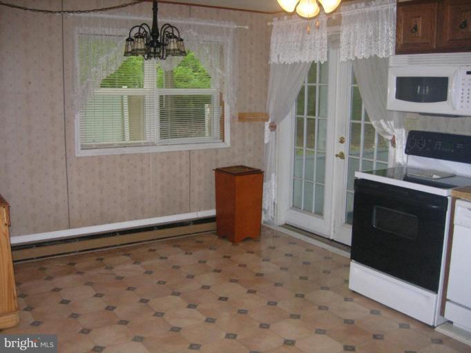 975 Shady Beach Road Elkton, MD 21921 - Photo 6 of 11 Kitchen #2