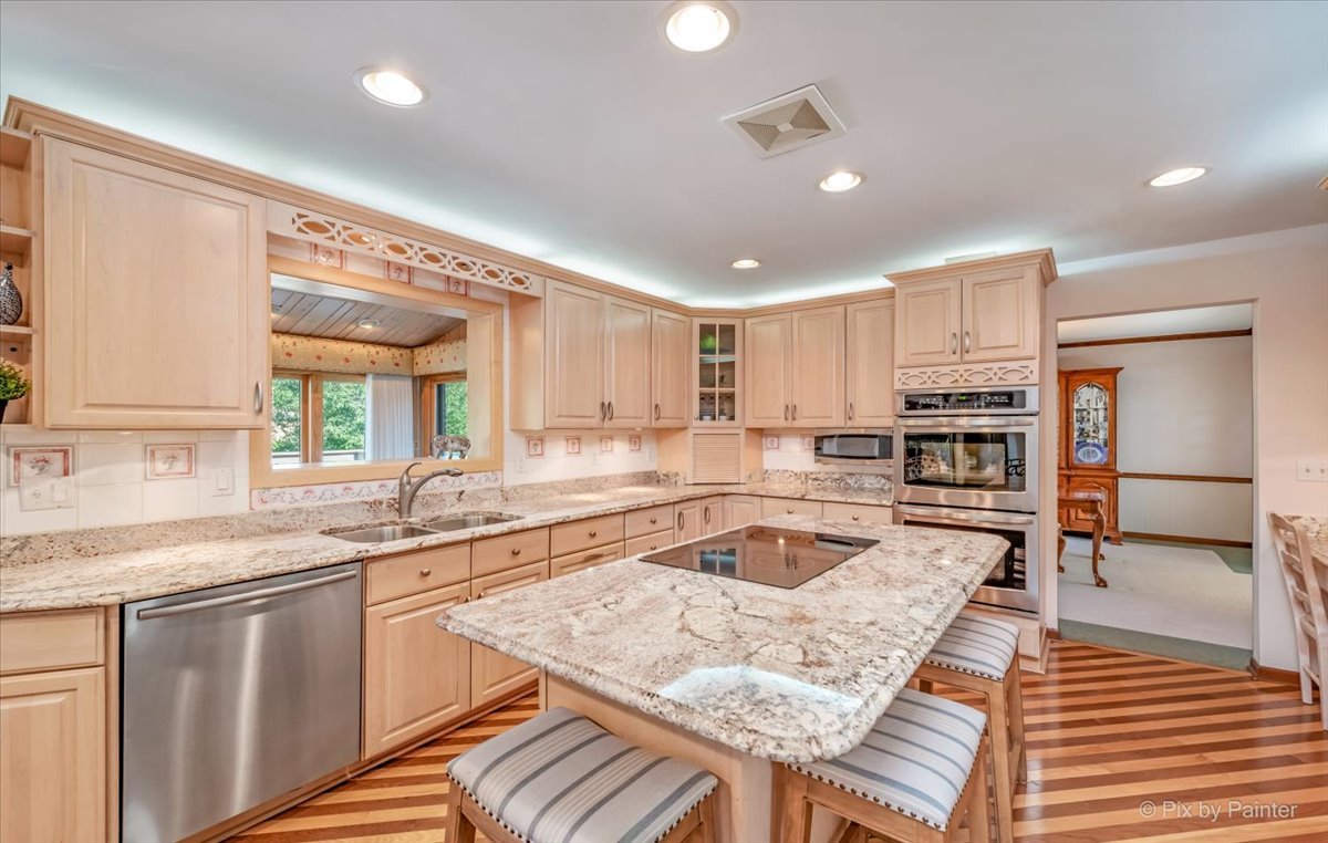 18 Aintree Road St. Charles, IL 60174 - Photo 11 of 52