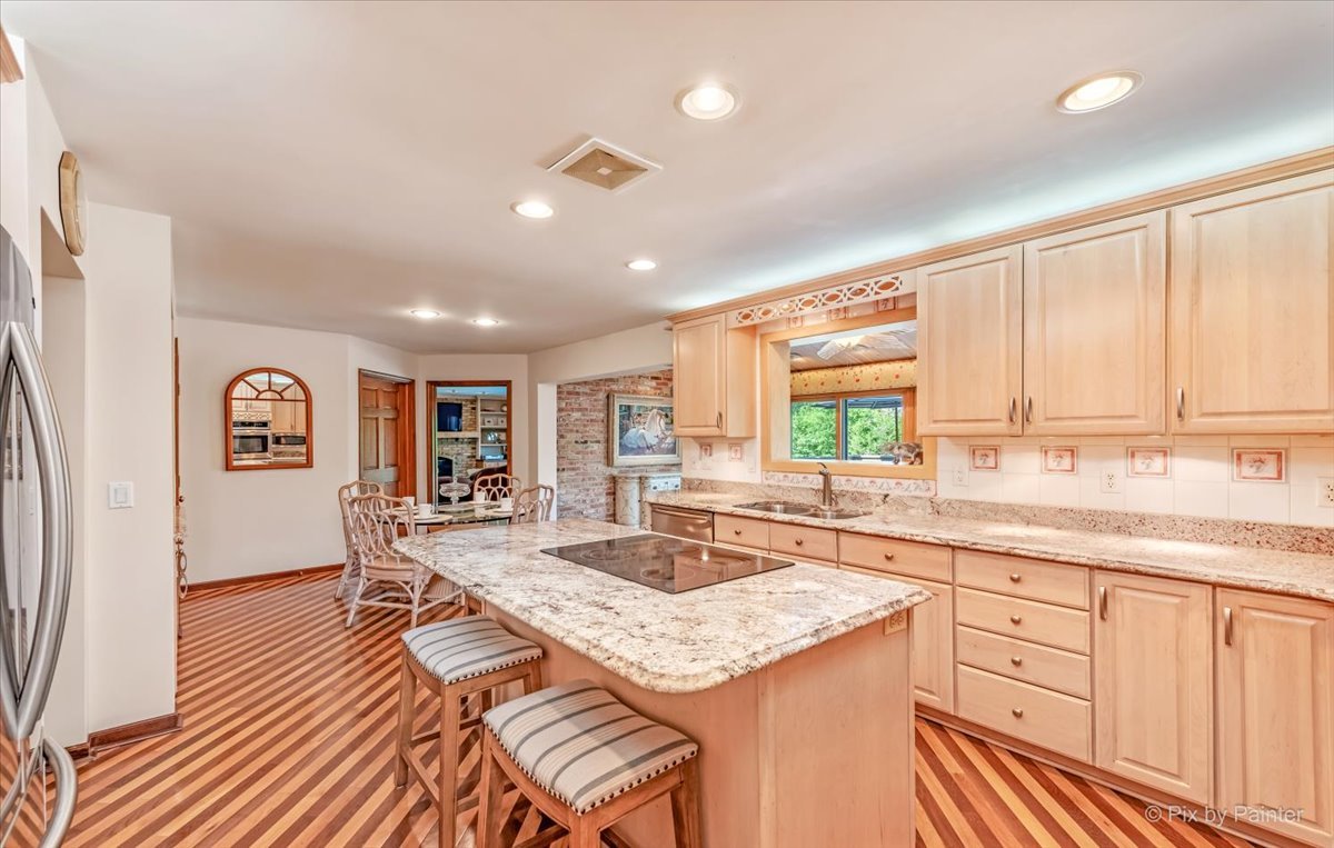 18 Aintree Road St. Charles, IL 60174 - Photo 8 of 52