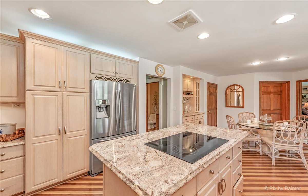 18 Aintree Road St. Charles, IL 60174 - Photo 9 of 52
