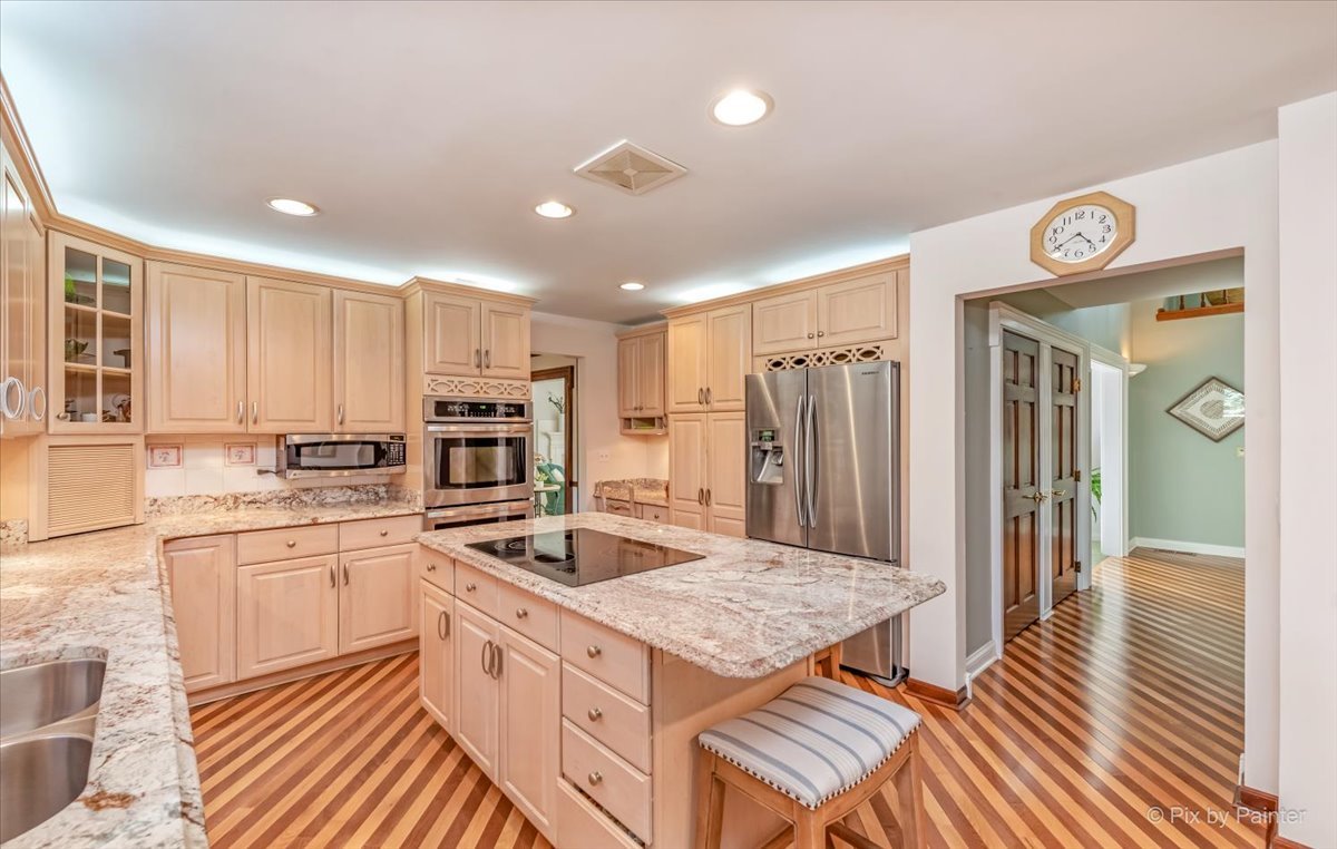 18 Aintree Road St. Charles, IL 60174 - Photo 10 of 52