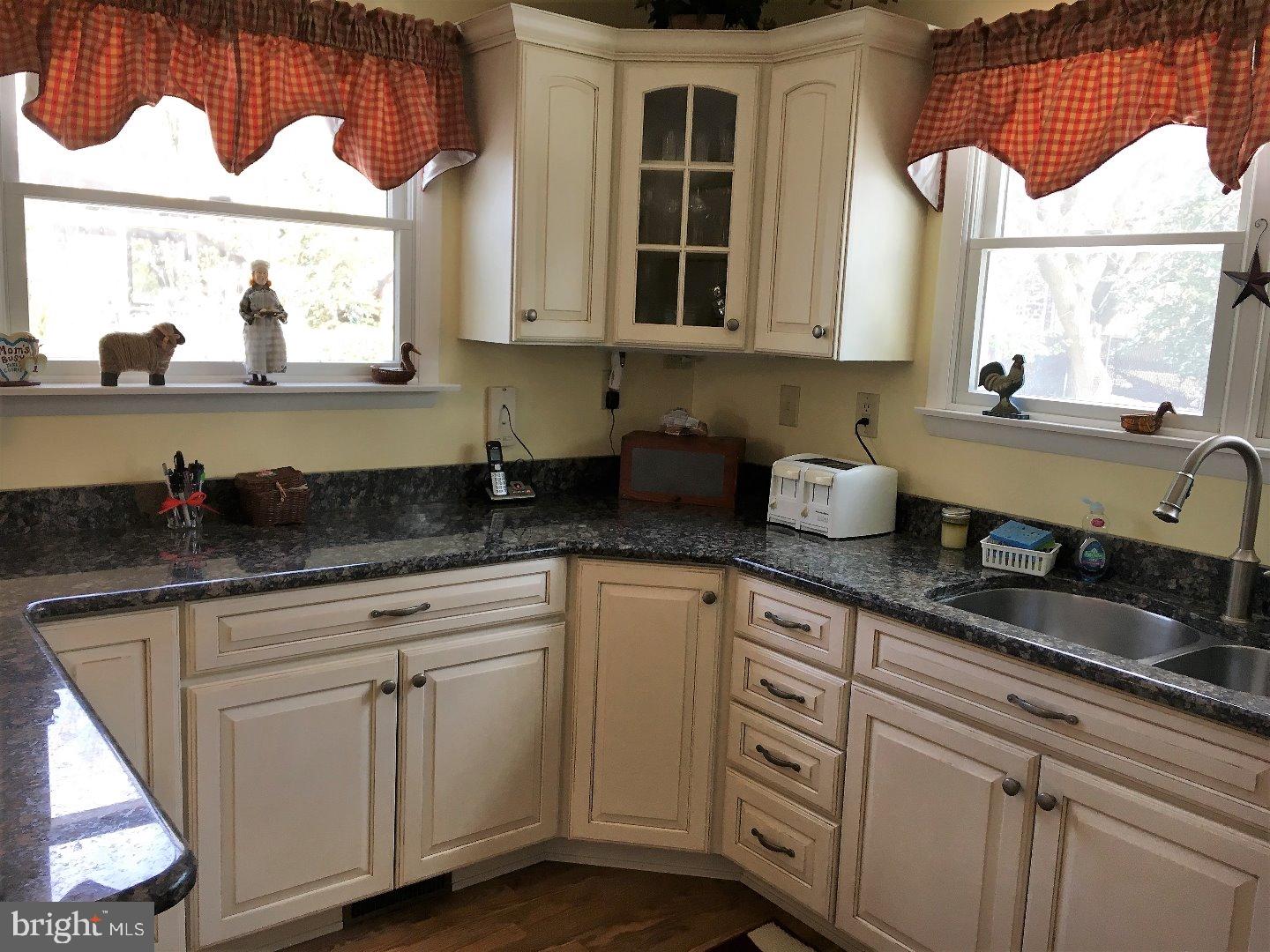 716 Heritage Road Cinnaminson, NJ 08077 - Photo 8 of 25 Gallery Image 8