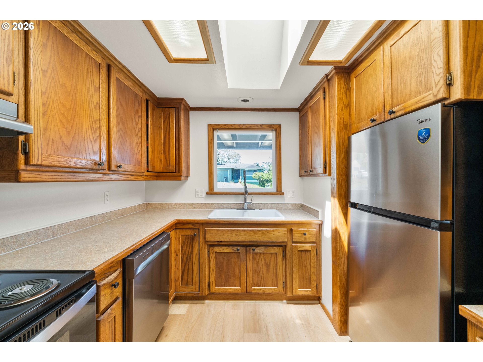 2449 Oak Street North Bend, OR 97459 - Photo 5 of 35