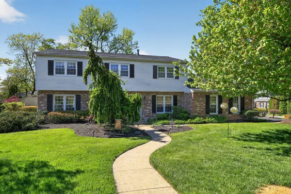 $775,000 | 5 Summit Valley Lane, Oreland, PA 19075