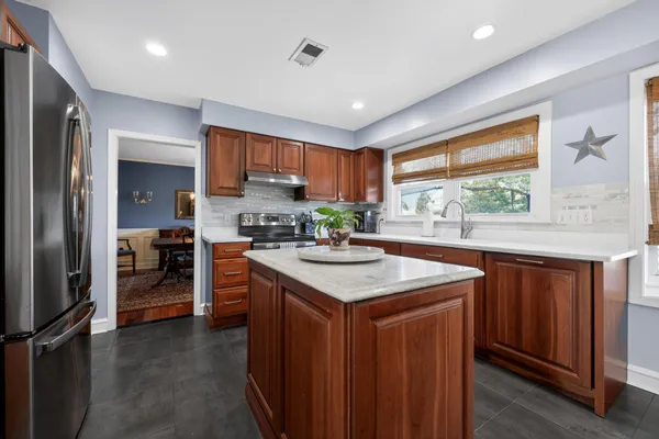 $775,000 | 5 Summit Valley Lane, Oreland, PA 19075