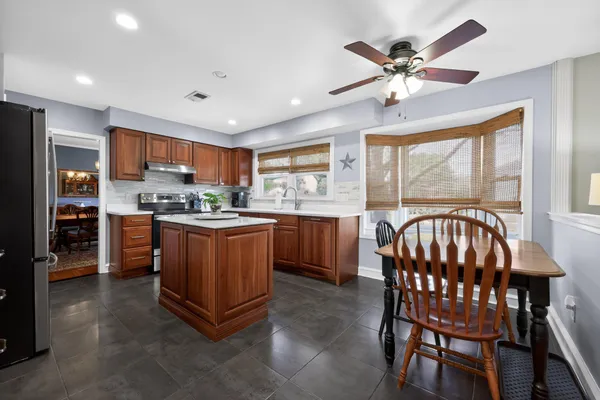 $775,000 | 5 Summit Valley Lane, Oreland, PA 19075