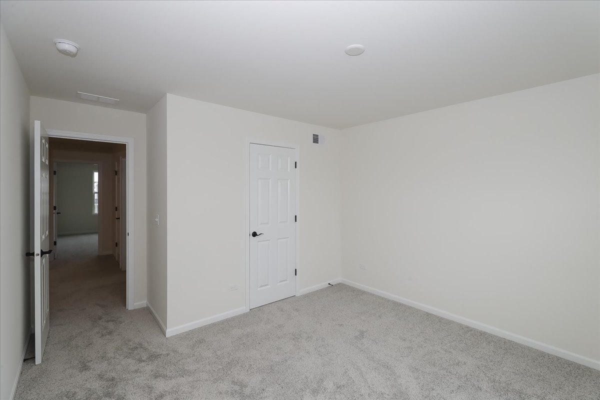 860 Preston Lane Oswego, IL 60543 - Photo 29 of 34 a view of an empty room