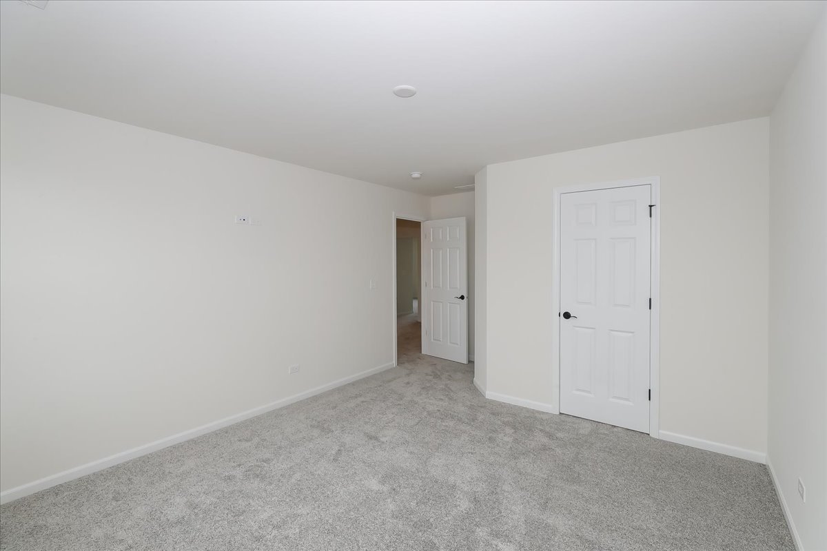 860 Preston Lane Oswego, IL 60543 - Photo 34 of 34 a view of an empty room