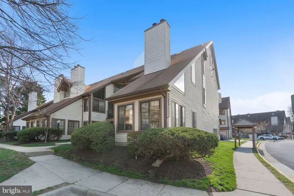 $2,000 | 6011 D Curtier Drive, Unit D, Alexandria, VA 22310