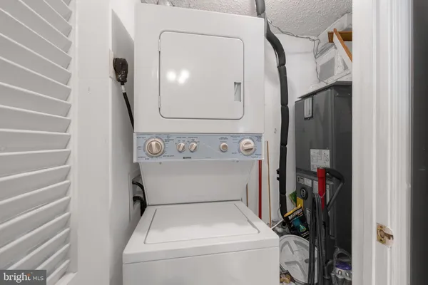 $2,000 | 6011 D Curtier Drive, Unit D, Alexandria, VA 22310