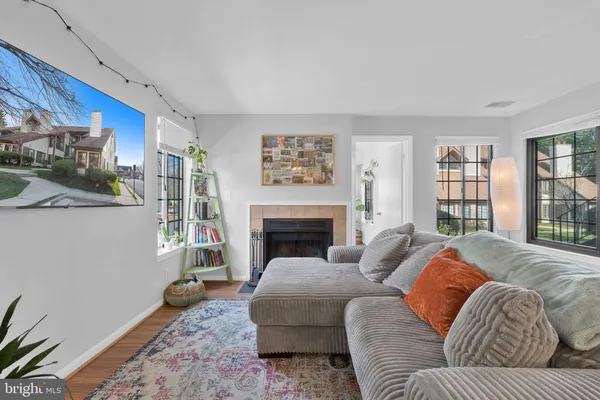 $2,000 | 6011 D Curtier Drive, Unit D, Alexandria, VA 22310