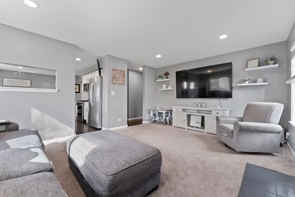 $429,999 | 1438 South Amarias Drive, Round Lake, IL 60073