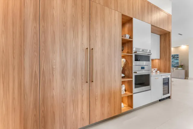 a view of a walk in closet