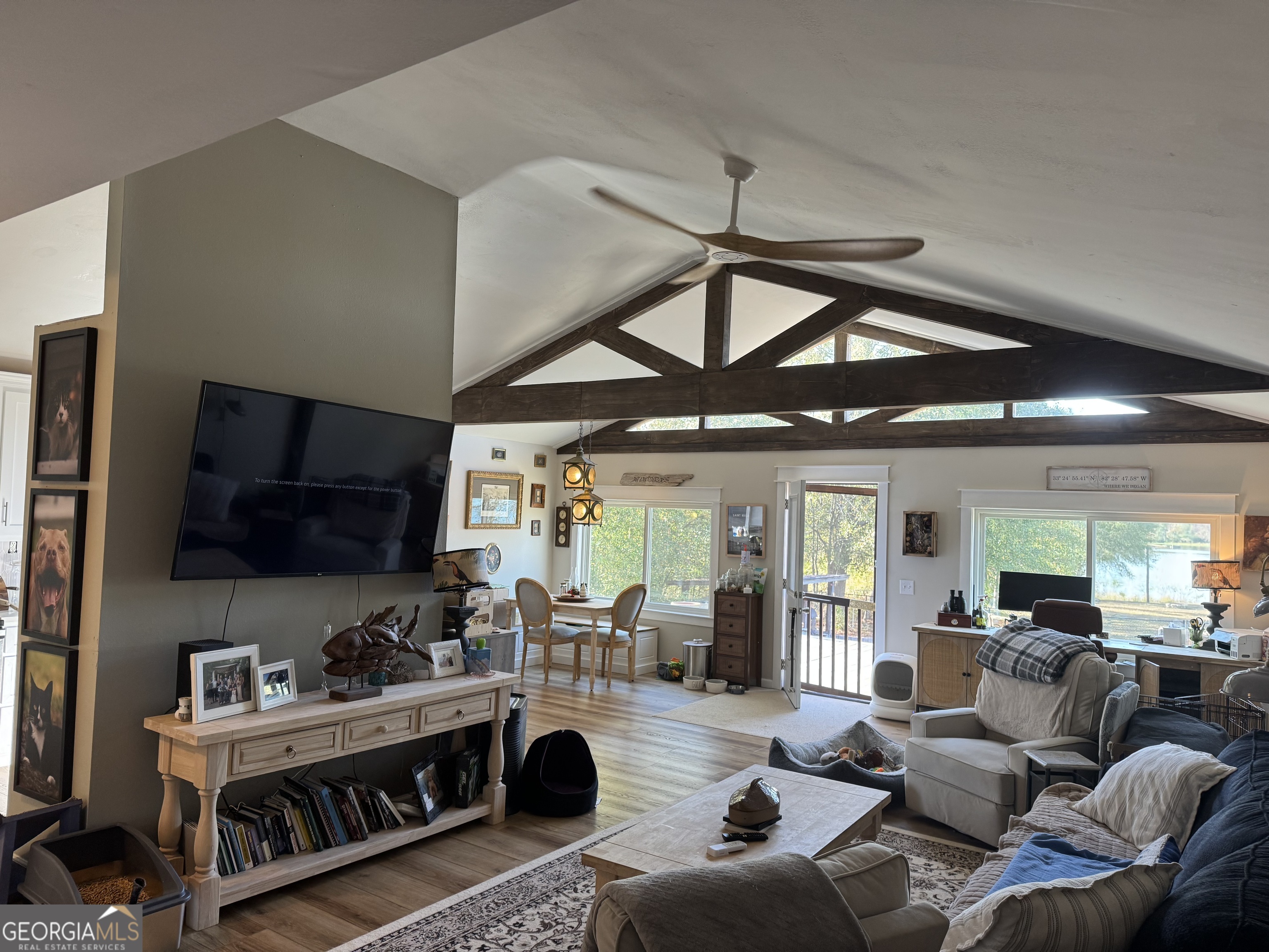 2648 Buck Head Road Baxley, GA 31513 - Photo 5 of 20 a living room with furniture and a flat screen tv