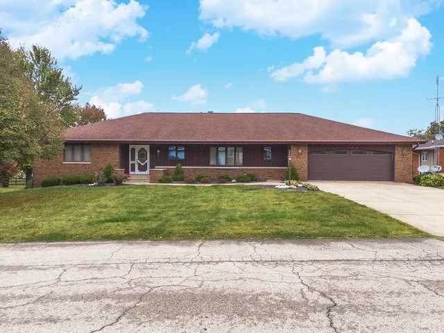 $319,900 | 104 Boulder Drive, Gridley, IL 61744