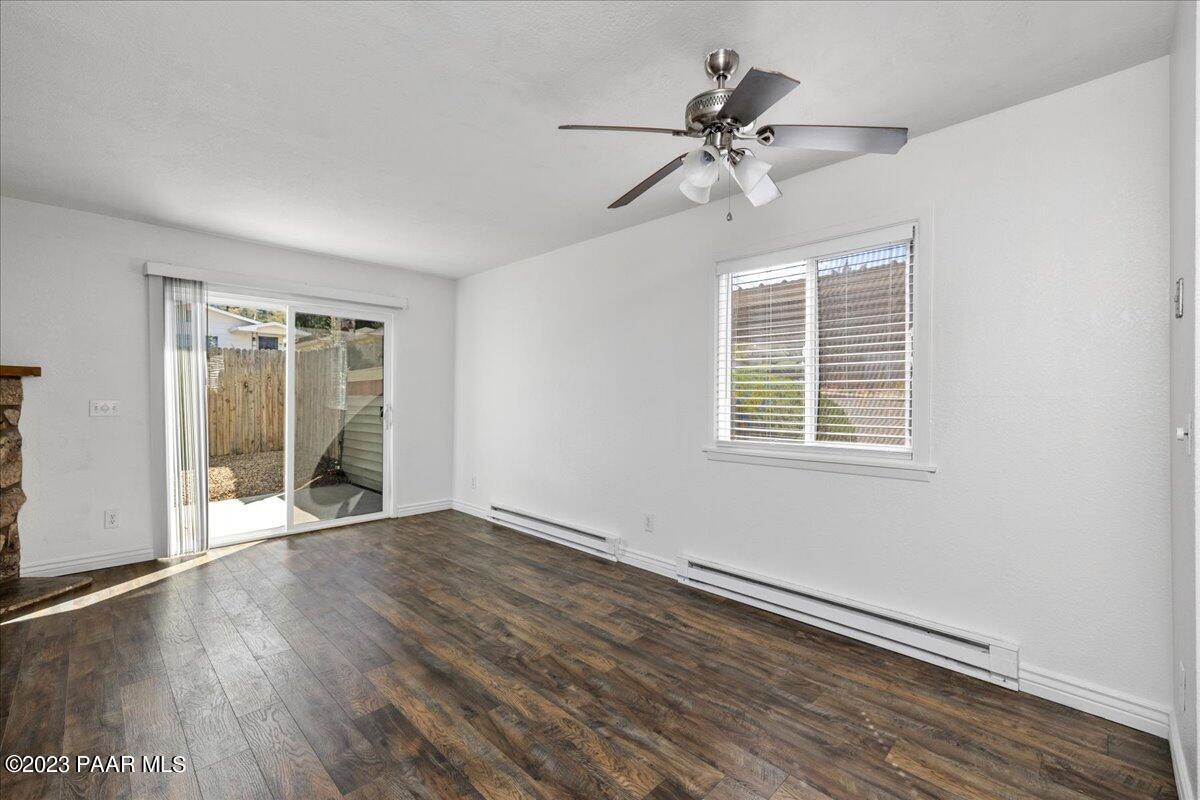 1240 Stetson Road, Unit 17 Prescott, AZ 86303 - Photo 5 of 18 05-Living Room