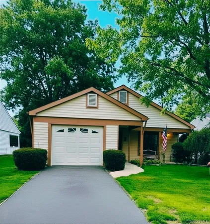 $399,000 | 268 Edinburgh Drive, Ridge, NY 11961