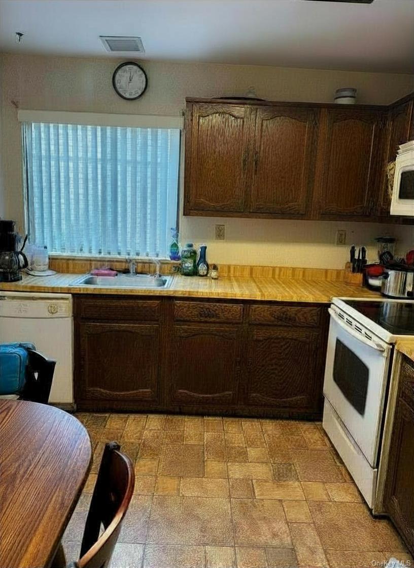 268 Edinburgh Drive Ridge, NY 11961 - Photo 8 of 12