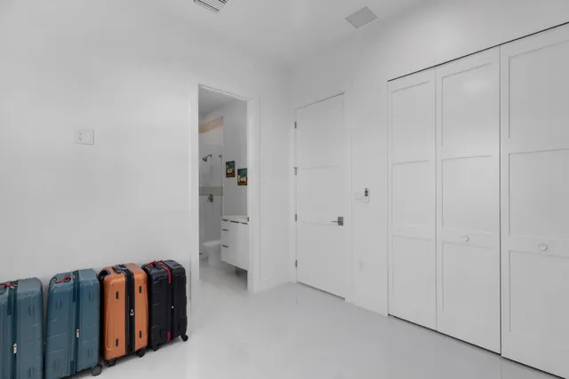 $1,899,000 | 518 Avenida Primiceria, Marathon, FL 33050