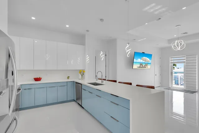 $1,899,000 | 518 Avenida Primiceria, Marathon, FL 33050