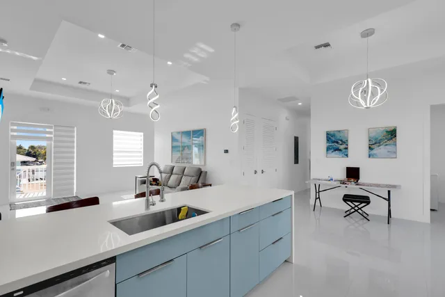 $1,899,000 | 518 Avenida Primiceria, Marathon, FL 33050