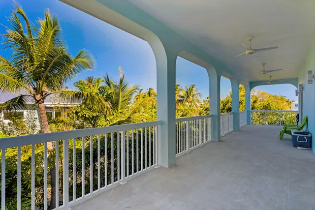 $1,899,000 | 518 Avenida Primiceria, Marathon, FL 33050