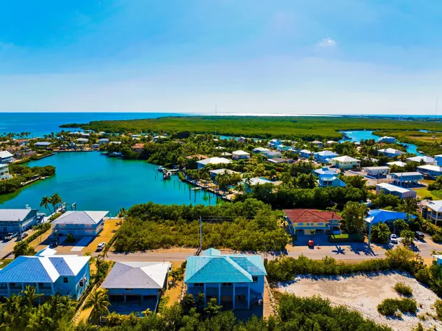 $1,899,000 | 518 Avenida Primiceria, Marathon, FL 33050