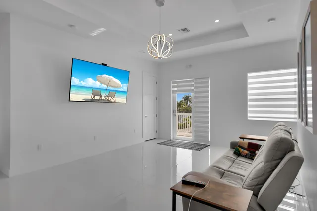 $1,899,000 | 518 Avenida Primiceria, Marathon, FL 33050