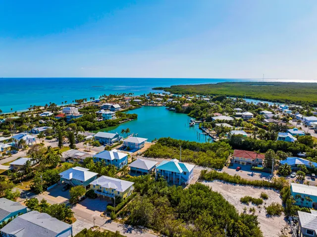 $1,899,000 | 518 Avenida Primiceria, Marathon, FL 33050