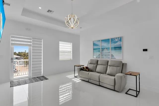 $1,899,000 | 518 Avenida Primiceria, Marathon, FL 33050