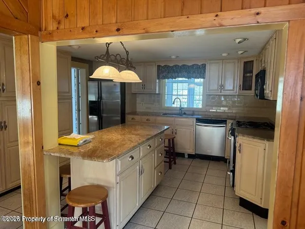 $2,400 | 517 Clinton Street, Waverly, PA 18471