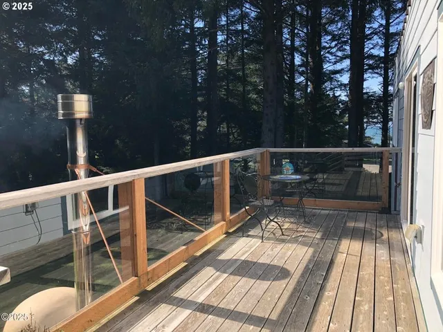 $699,000 | 3512 Highway 101, Yachats, OR 97498