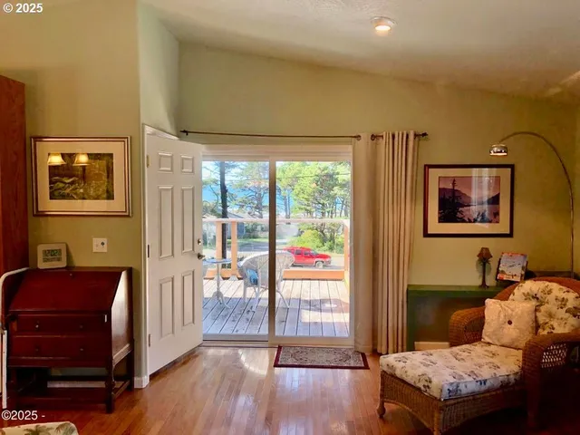 $699,000 | 3512 Highway 101, Yachats, OR 97498