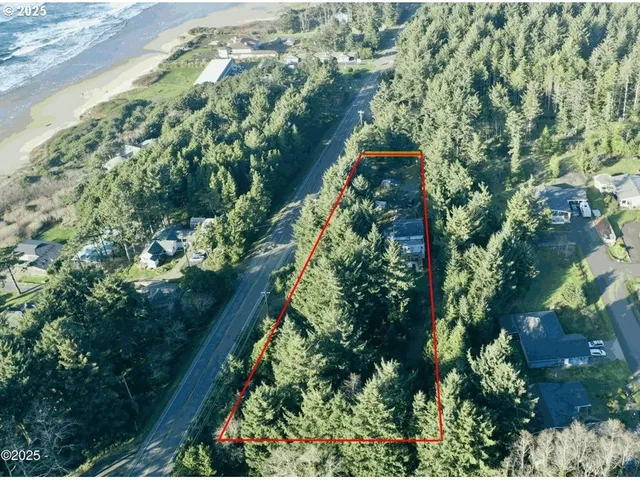 $699,000 | 3512 Highway 101, Yachats, OR 97498