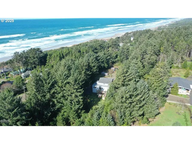 $699,000 | 3512 Highway 101, Yachats, OR 97498
