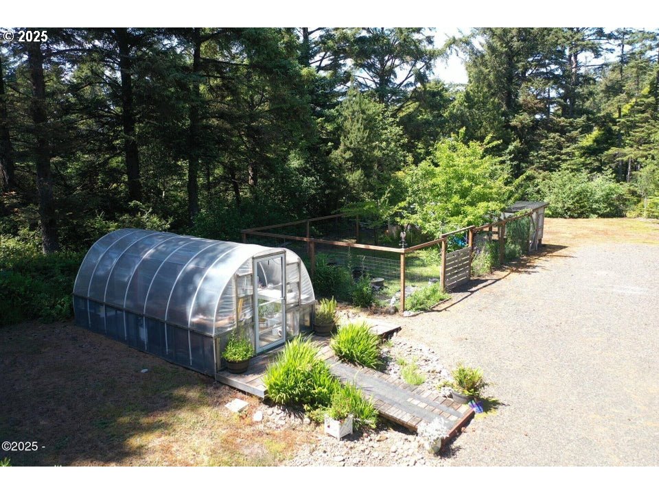 3512 Highway 101 Yachats, OR 97498 - Photo 34 of 39 a view of a backyard