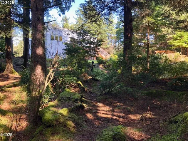 $699,000 | 3512 Highway 101, Yachats, OR 97498