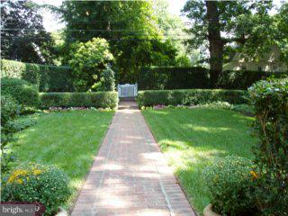 226 West Valley Road Wayne, PA 19087 - Photo 4 of 6 a view of green garden