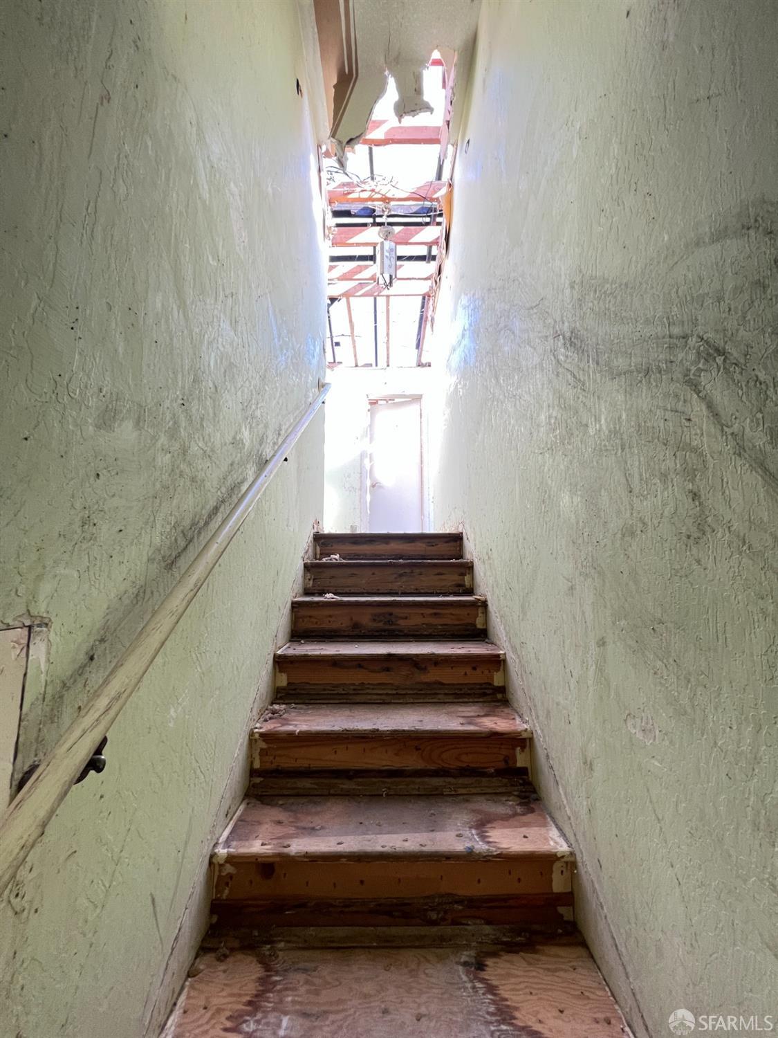 2901 Camby Road Antioch, CA 94509 - Photo 4 of 21 a view of entryway