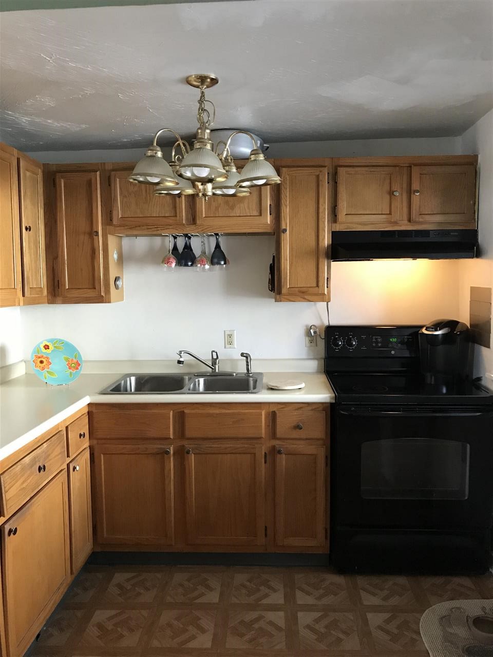 1030 Cilley Road Manchester, NH 03103 - Photo 8 of 22